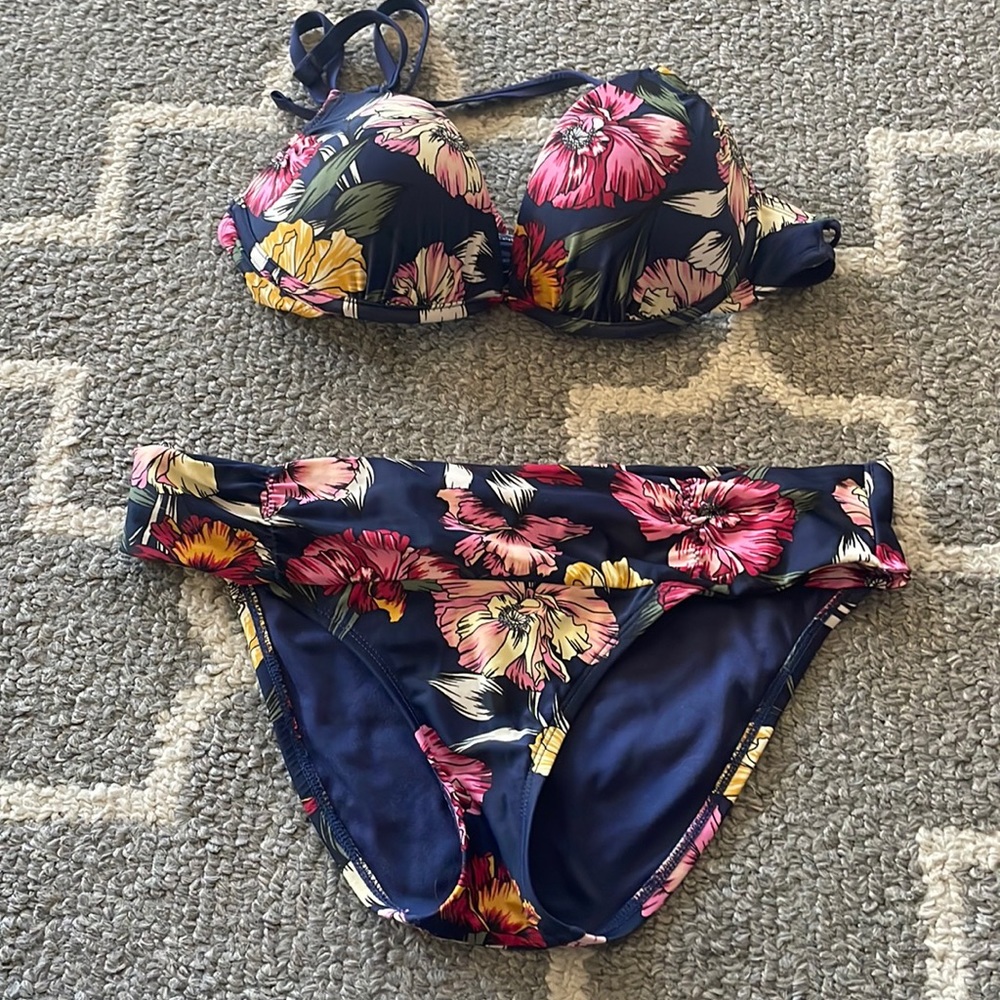 Kona sol swimsuit, size medium